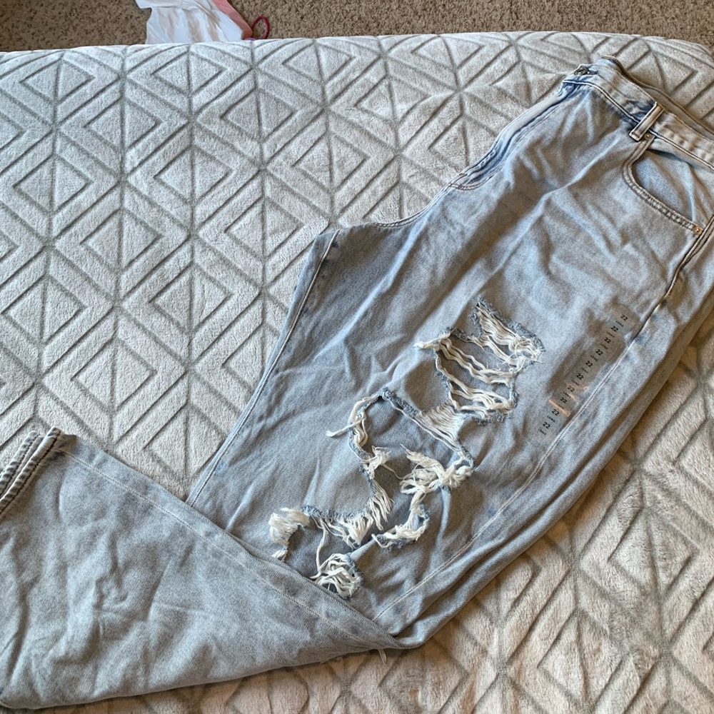 American eagle mom jeans